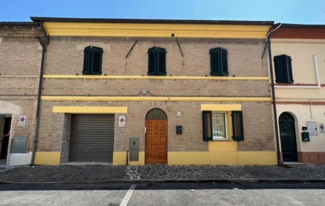 Affittacamere Il Cortile Кьяравалле Экстерьер фото